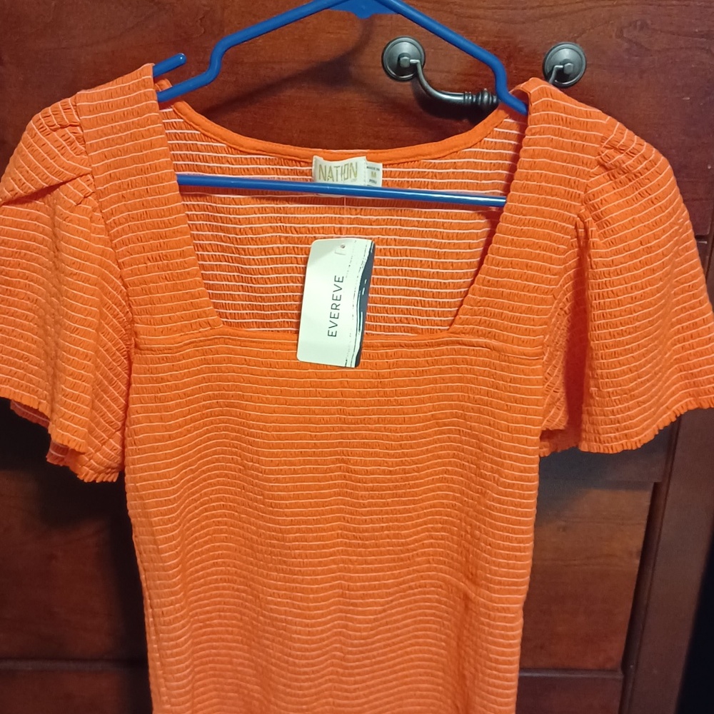 NWT Evereve red cropped top with flutter sleeves